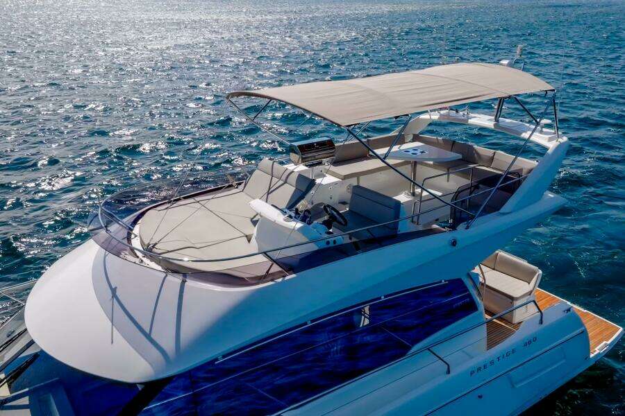 V  amp  A 46ft Prestige Yacht For Sale