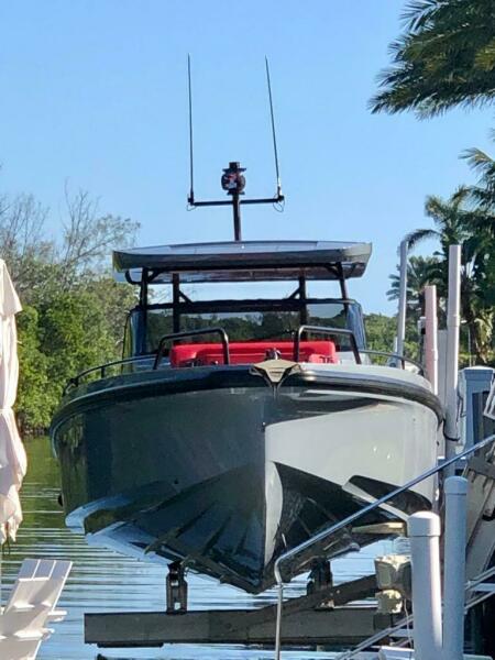 37' 2022 Axopar 37 Brabus Shadow