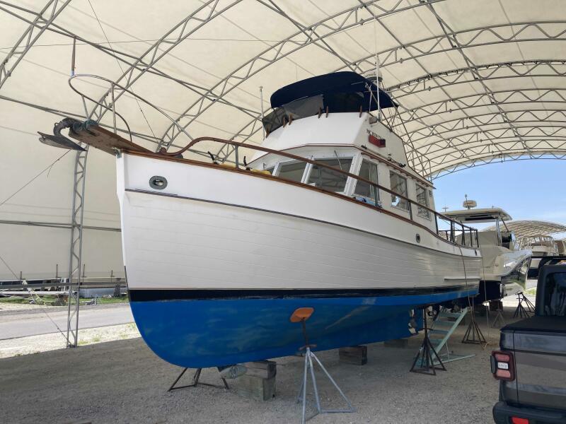 Yacht Details Pier One Yacht Sales