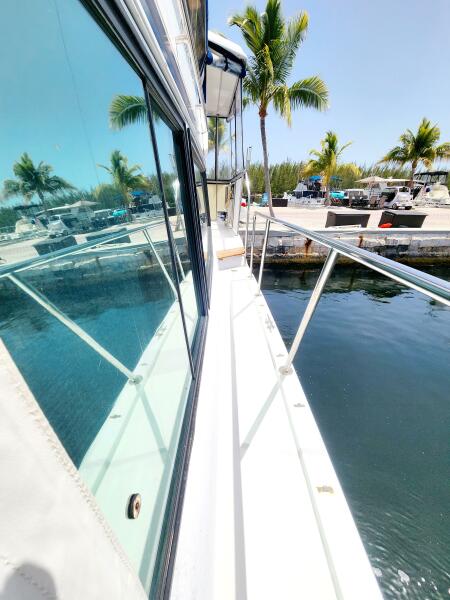 1990 Chris-Craft Catalina 372