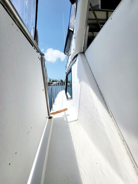 Wide walkaround decks