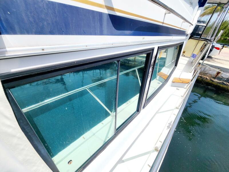 1990 Chris-Craft Catalina 372