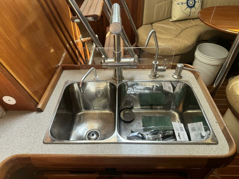 zaya 42ft Hunter Yacht For Sale
