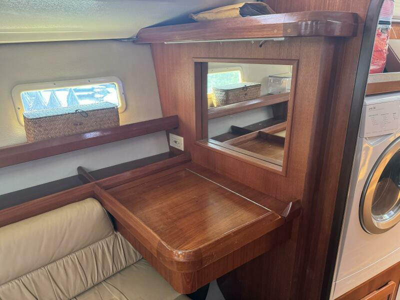 zaya 42ft Hunter Yacht For Sale