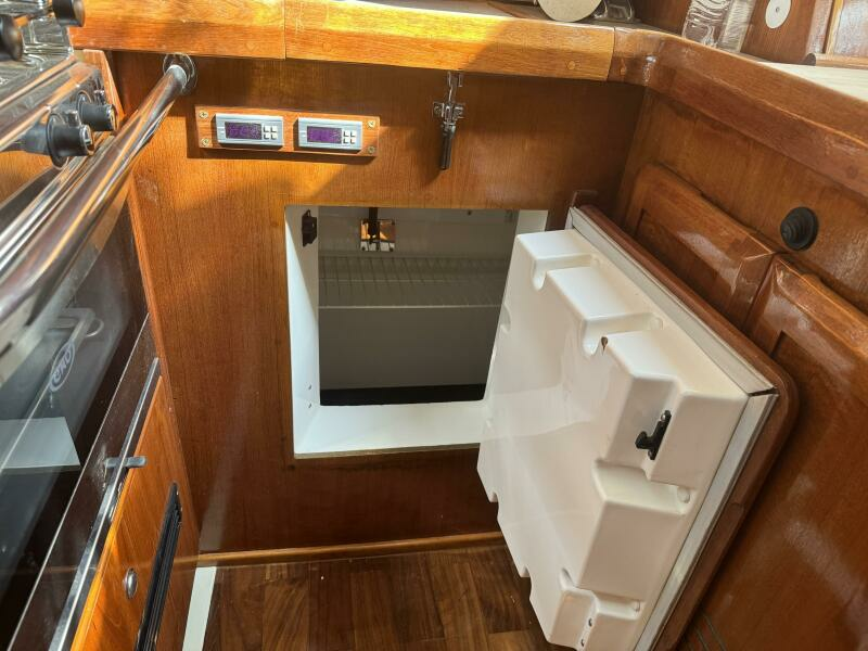 zaya 42ft Hunter Yacht For Sale