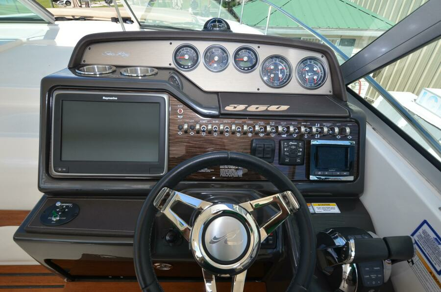 2016 Sea Ray 350 Sundancer