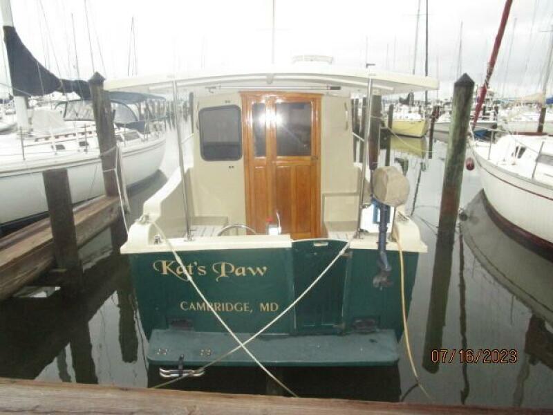 32' Nimble aft profile