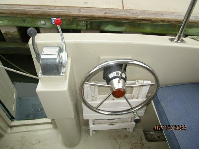 32' Nimble cockpit control station