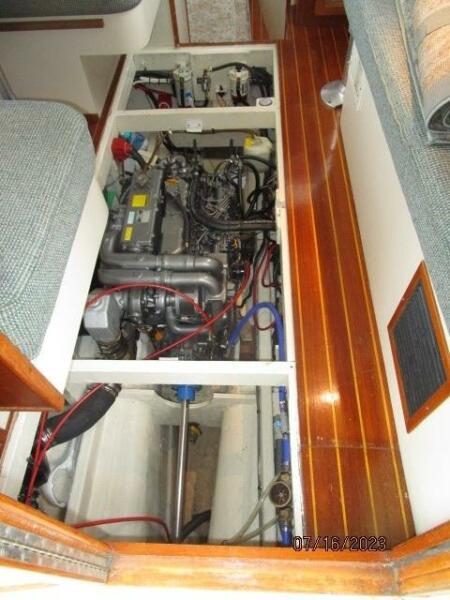 32' Nimble engine room access