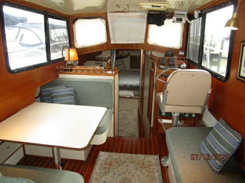 32' Nimble salon forward