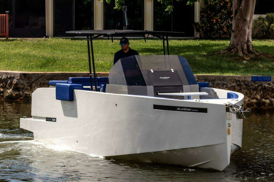 27ft De Antonio Yacht For Sale
