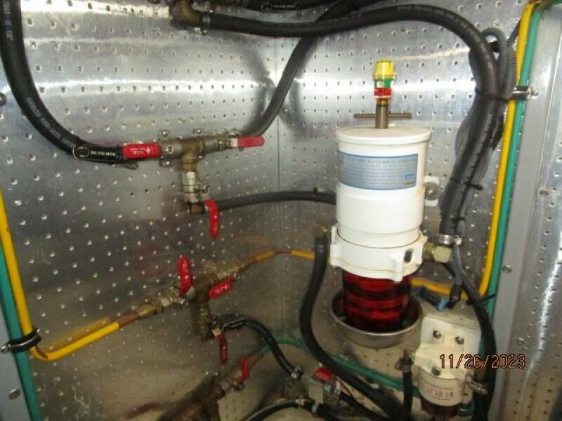 38' Mariner fuel manifold-Racor fuel filter