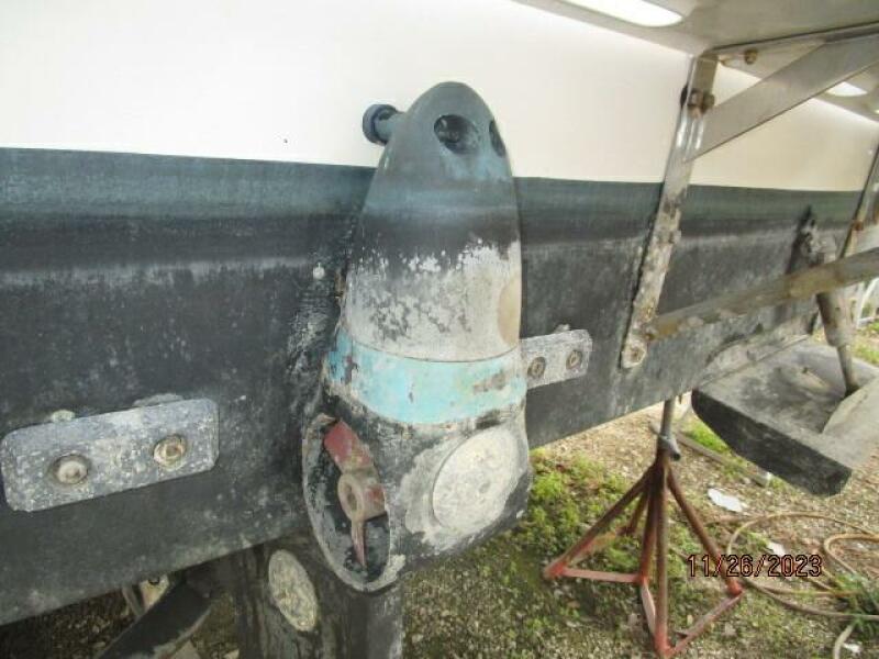 38' Mariner stern thruster