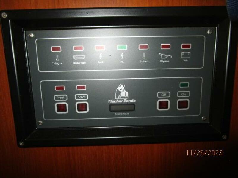 38' Mariner generator panel