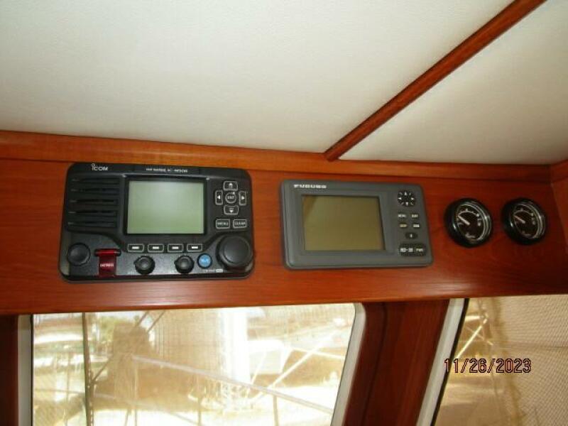 38' Mariner lower helm electronics