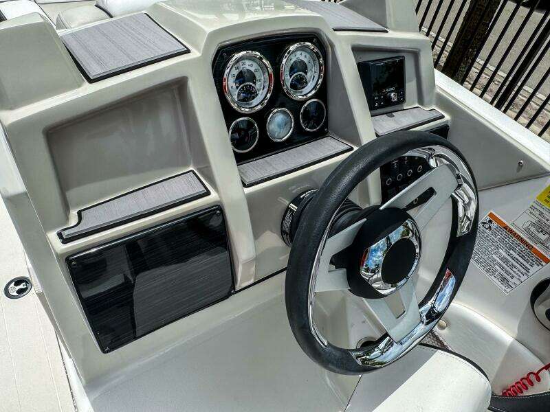 29ft Starcraft Yacht For Sale
