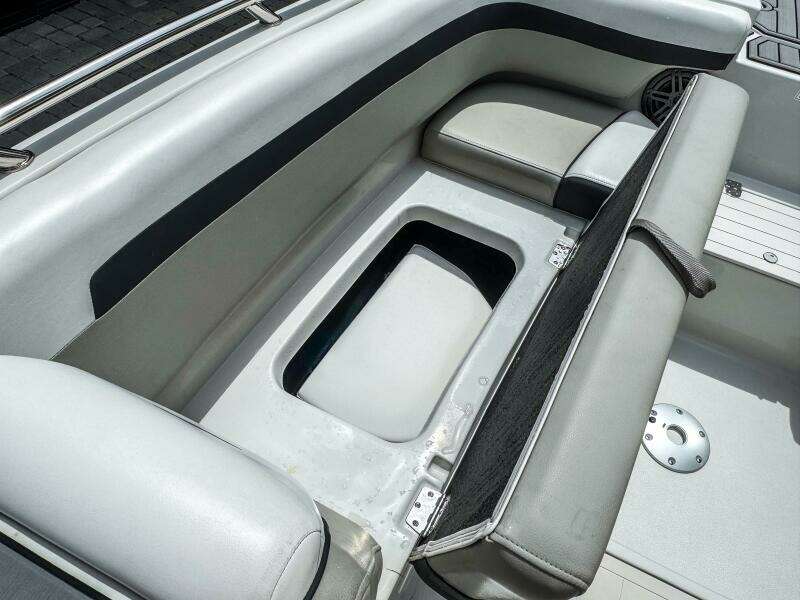 29ft Starcraft Yacht For Sale