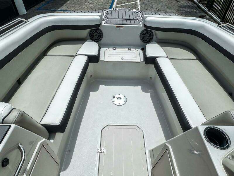 29ft Starcraft Yacht For Sale