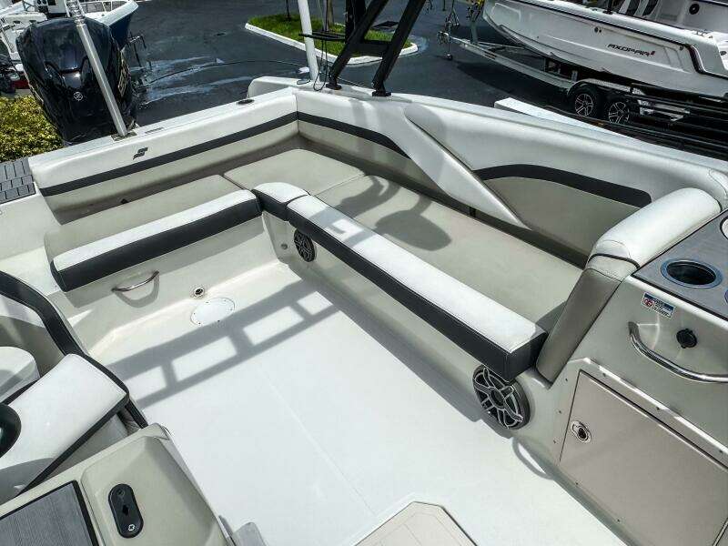 29ft Starcraft Yacht For Sale