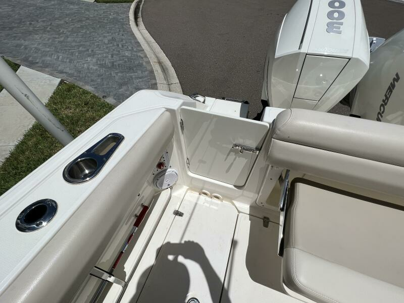 2020 Boston Whaler 
