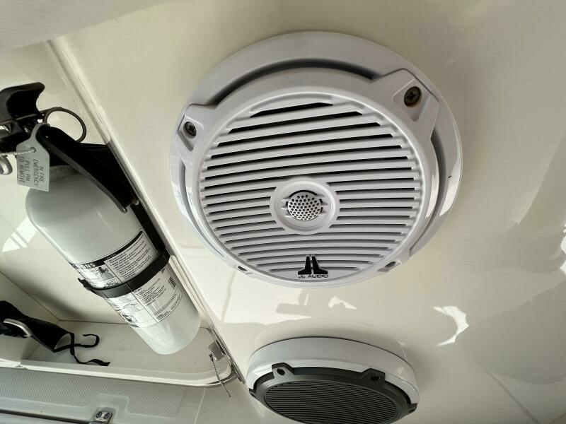 2020 Boston Whaler 