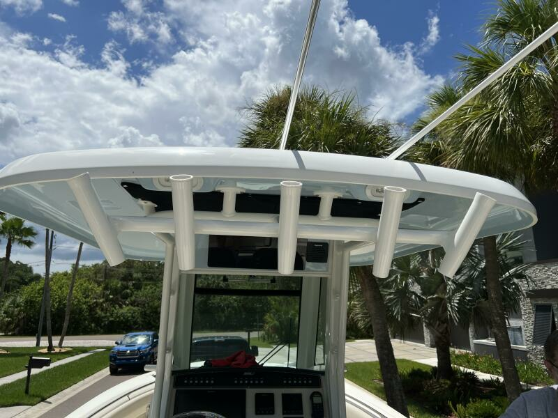 2020 Boston Whaler 