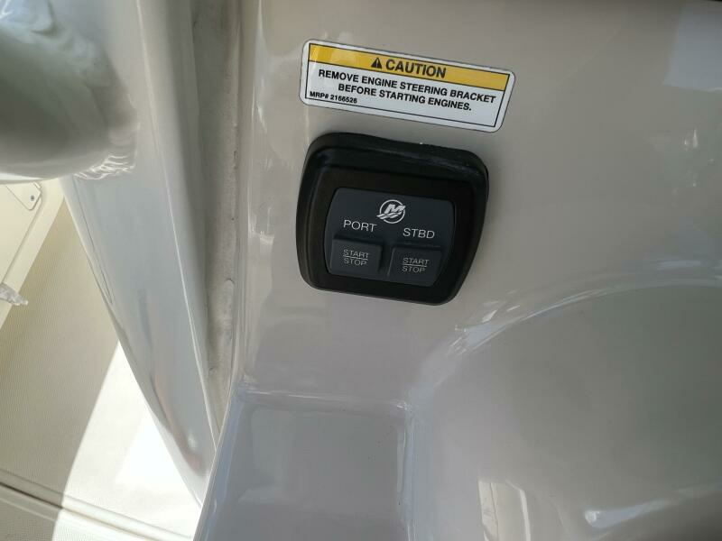 2020 Boston Whaler 