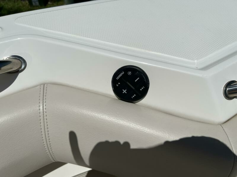 2020 Boston Whaler 
