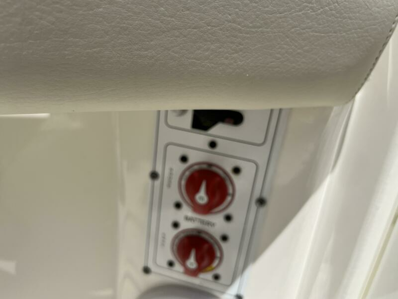 2020 Boston Whaler 