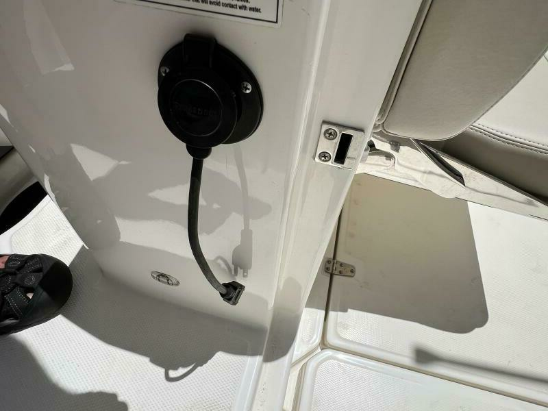 2020 Boston Whaler 