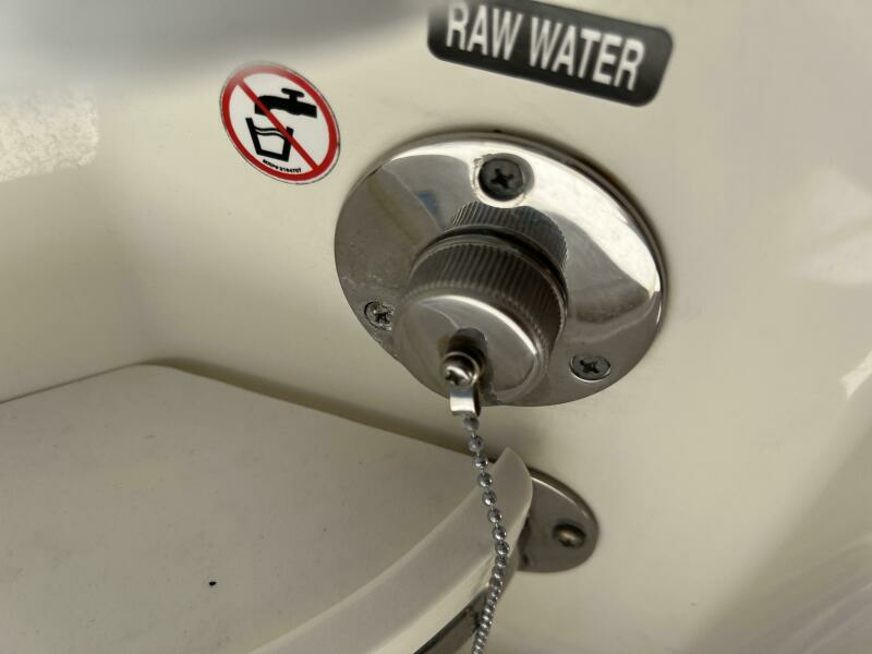 2020 Boston Whaler 