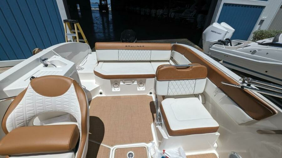 2022 Bayliner DX 2200