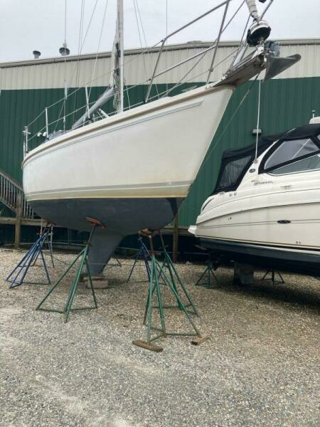 Reality 30ft Catalina Yacht For Sale