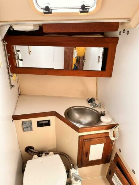 Reality 30ft Catalina Yacht For Sale