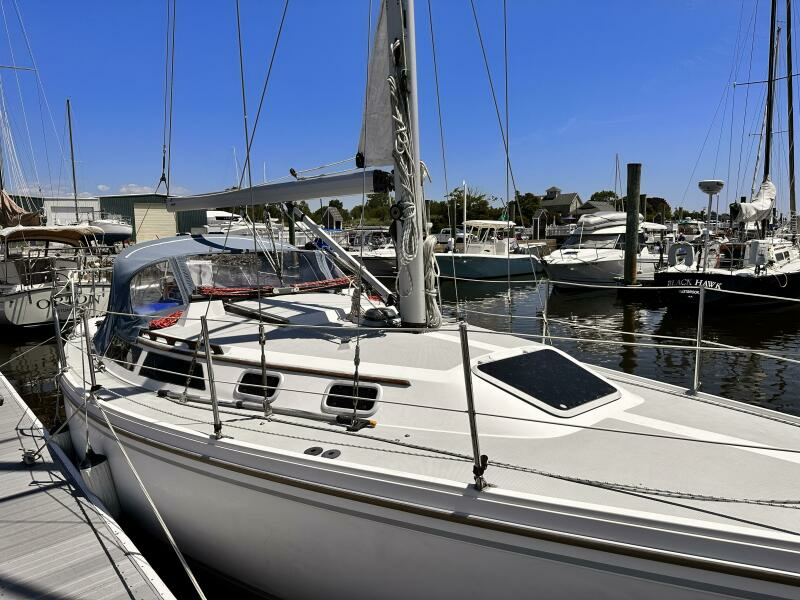 Reality 30ft Catalina Yacht For Sale
