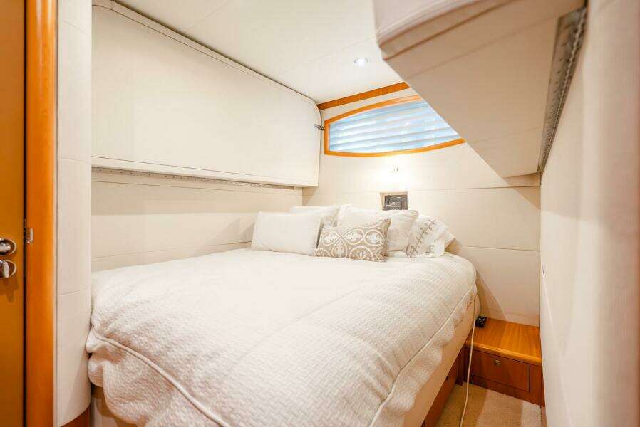 Serenity 116ft Lazzara Yachts Yacht For Sale Serenity 116ft Lazzara Yachts Yacht For Sale