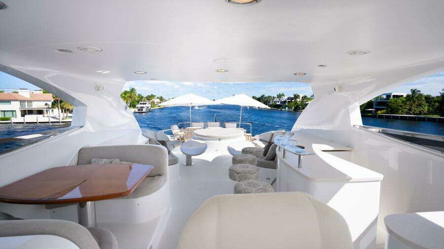 Serenity 116ft Lazzara Yachts Yacht For Sale Serenity 116ft Lazzara Yachts Yacht For Sale