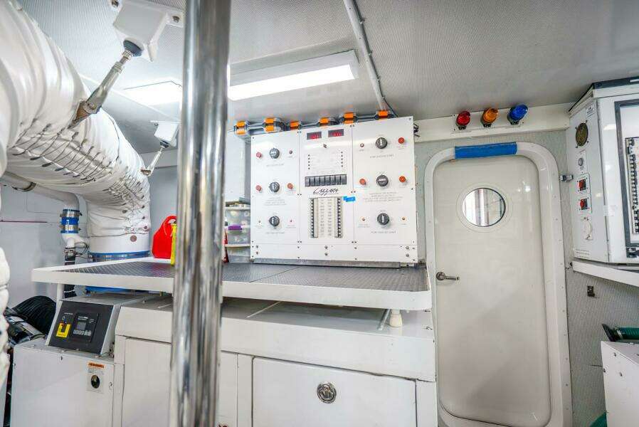 Serenity 116ft Lazzara Yachts Yacht For Sale Serenity 116ft Lazzara Yachts Yacht For Sale