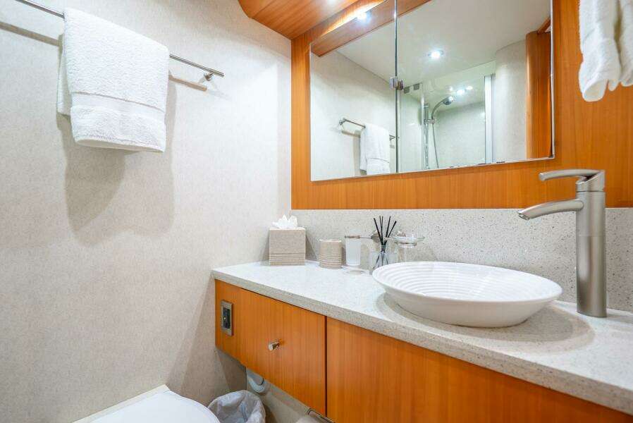 Serenity 116ft Lazzara Yachts Yacht For Sale Serenity 116ft Lazzara Yachts Yacht For Sale