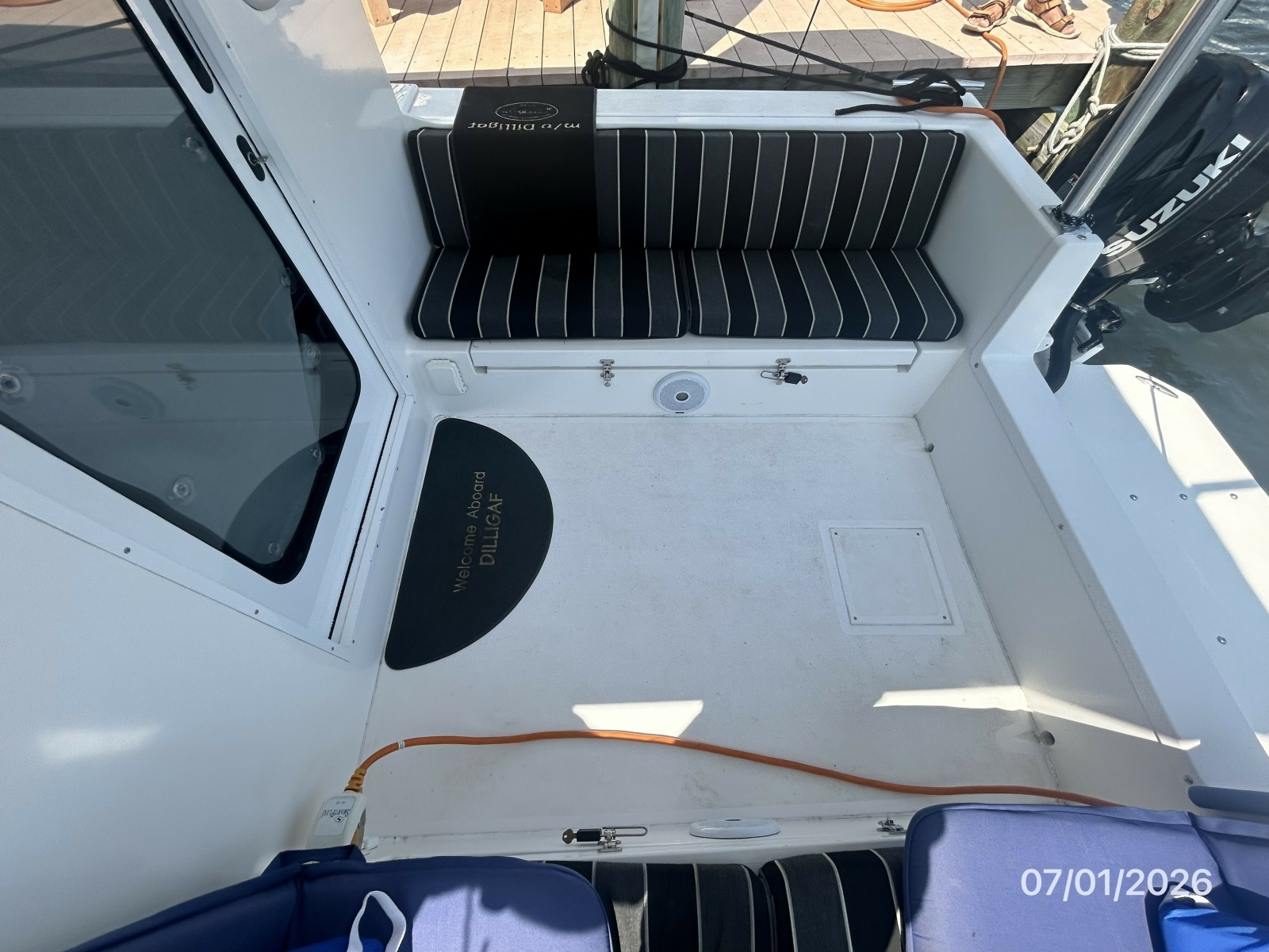 35' Great Harbour aftdeck starboard