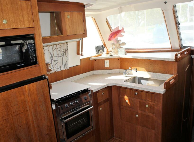 2000 Mainship 390