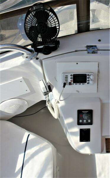 2000 Mainship 390