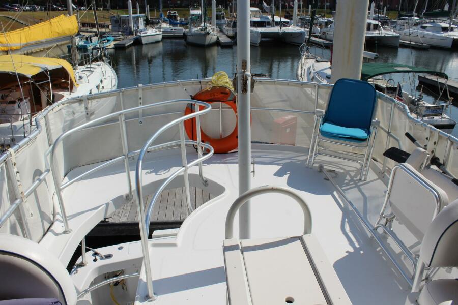 2000 Mainship 390