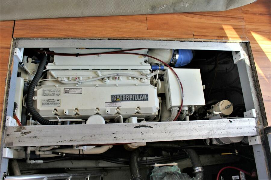 2000 Mainship 390