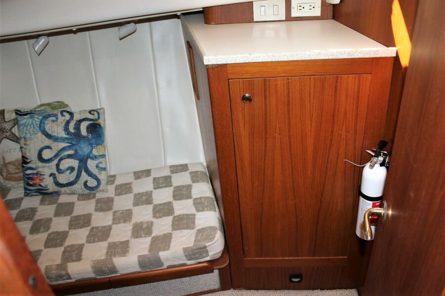 2000 Mainship 390