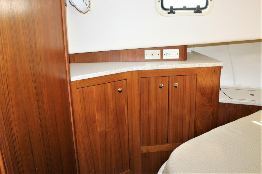 2000 Mainship 390