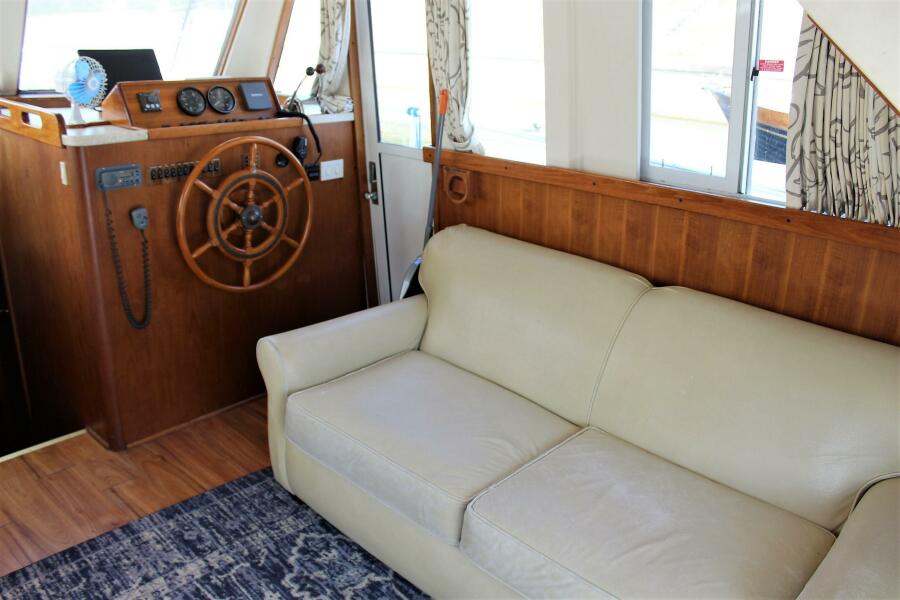 2000 Mainship 390