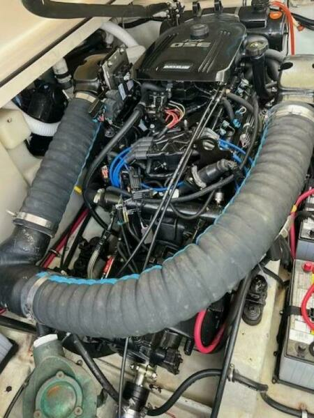 2000 Pursuit 3000 Express