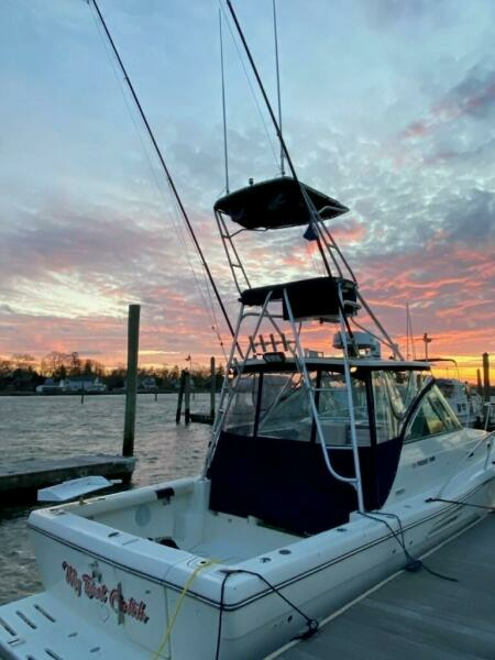 2000 Pursuit 3000 Express