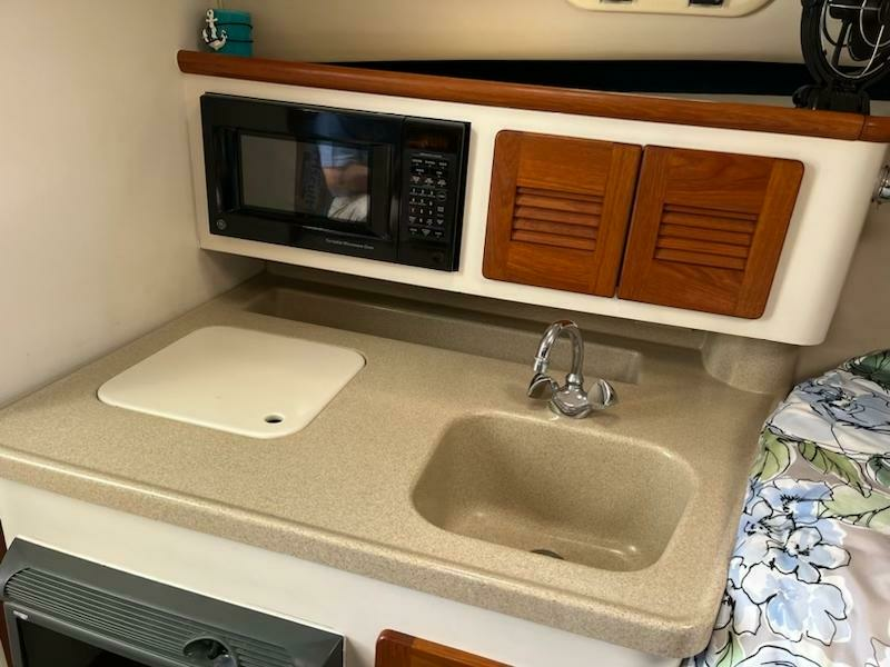 2000 Pursuit 3000 Express